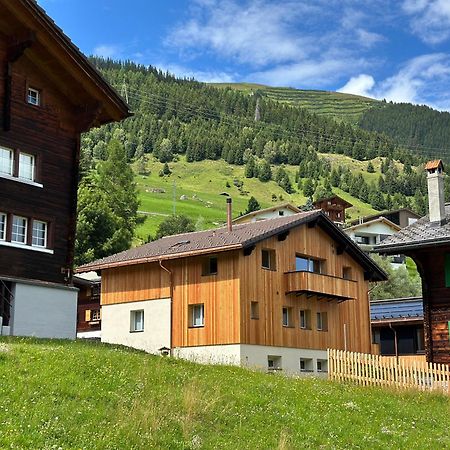 Yeti Lodge Sedrun Eksteriør billede
