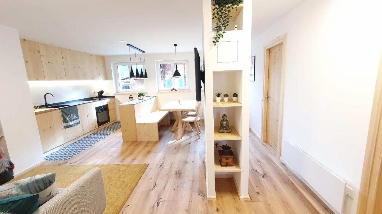 Yeti Lodge Sedrun Eksteriør billede
