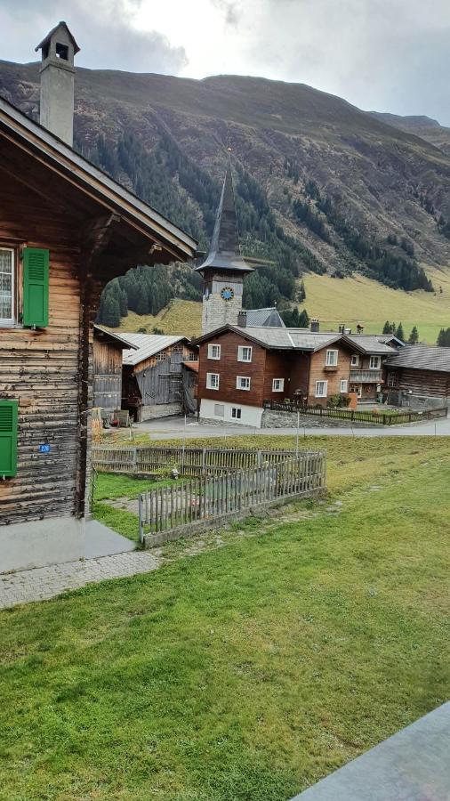 Yeti Lodge Sedrun Eksteriør billede