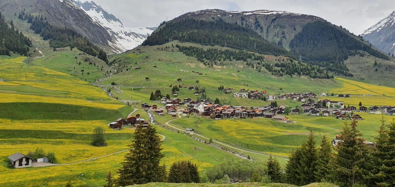 Yeti Lodge Sedrun Eksteriør billede