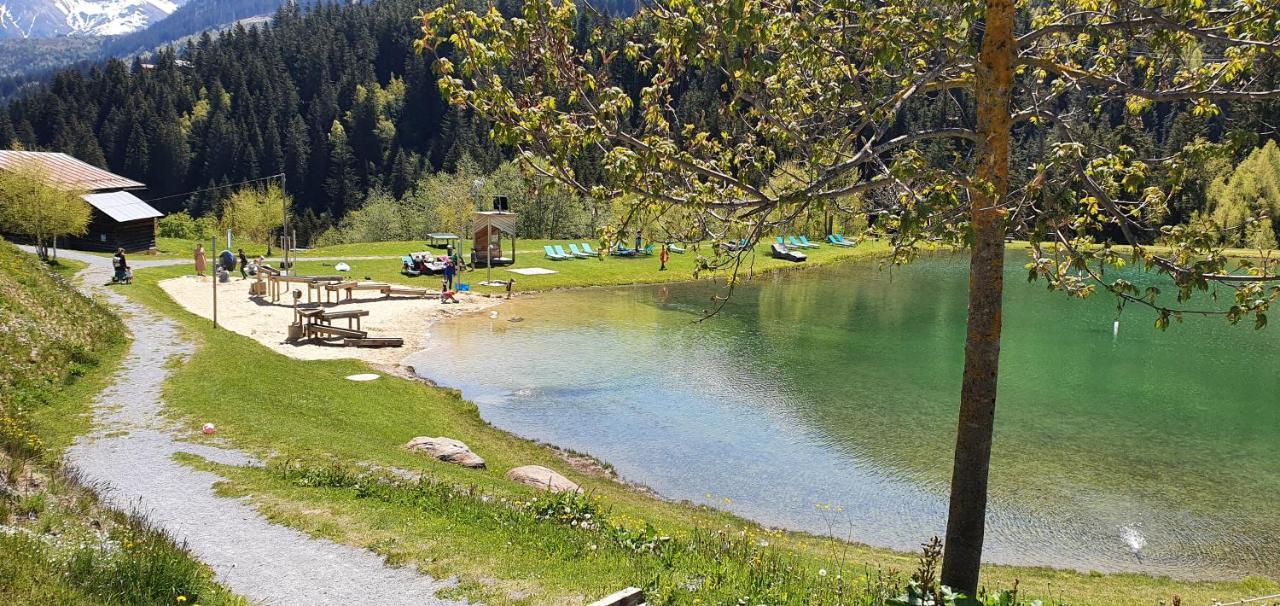Yeti Lodge Sedrun Eksteriør billede