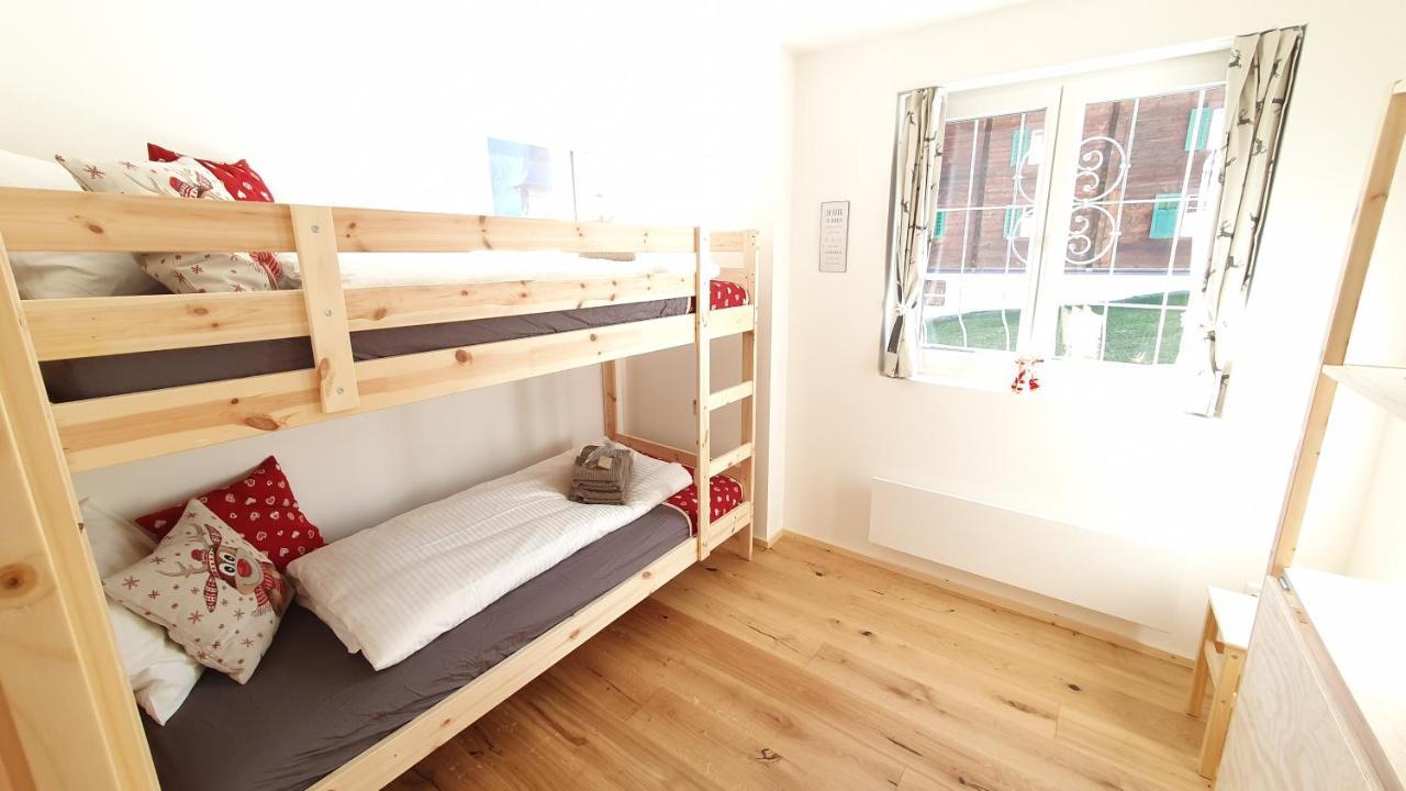 Yeti Lodge Sedrun Eksteriør billede