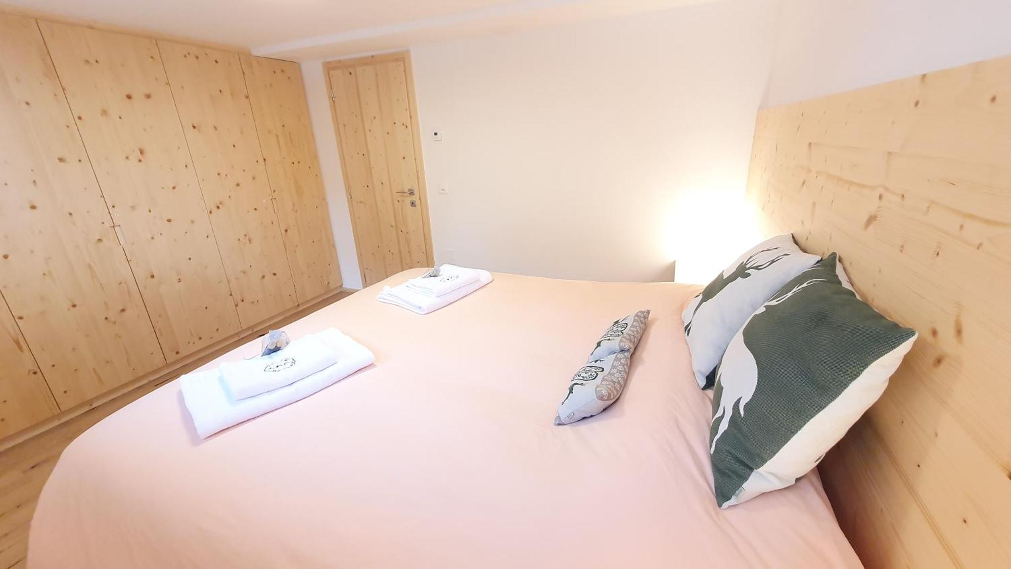 Yeti Lodge Sedrun Værelse billede