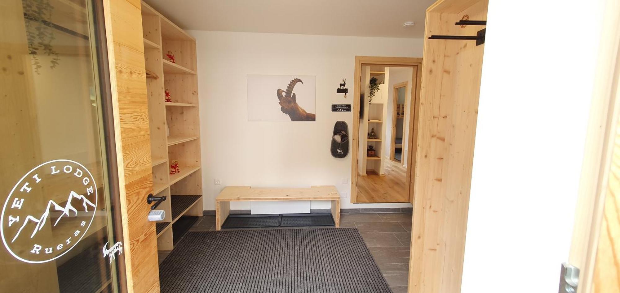 Yeti Lodge Sedrun Eksteriør billede