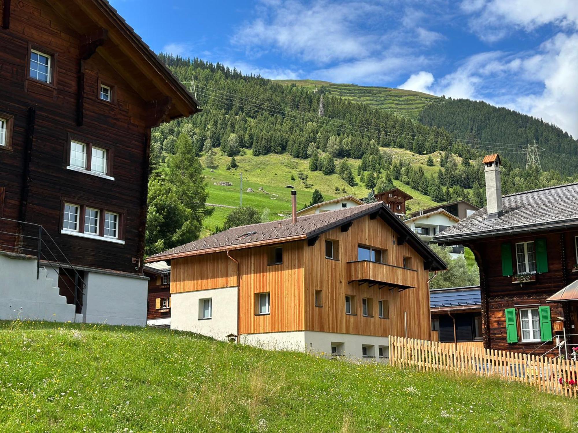 Yeti Lodge Sedrun Eksteriør billede