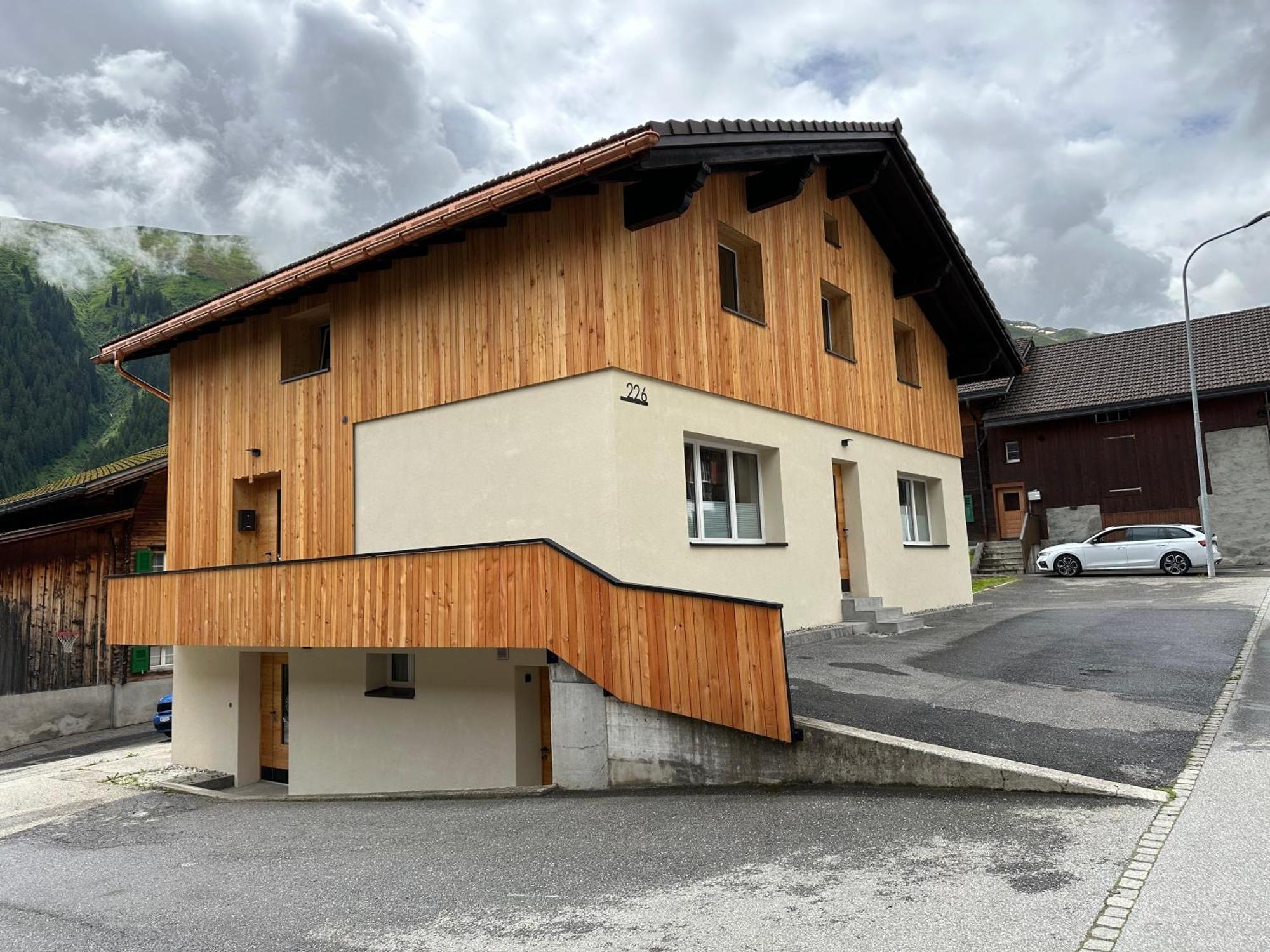 Yeti Lodge Sedrun Eksteriør billede