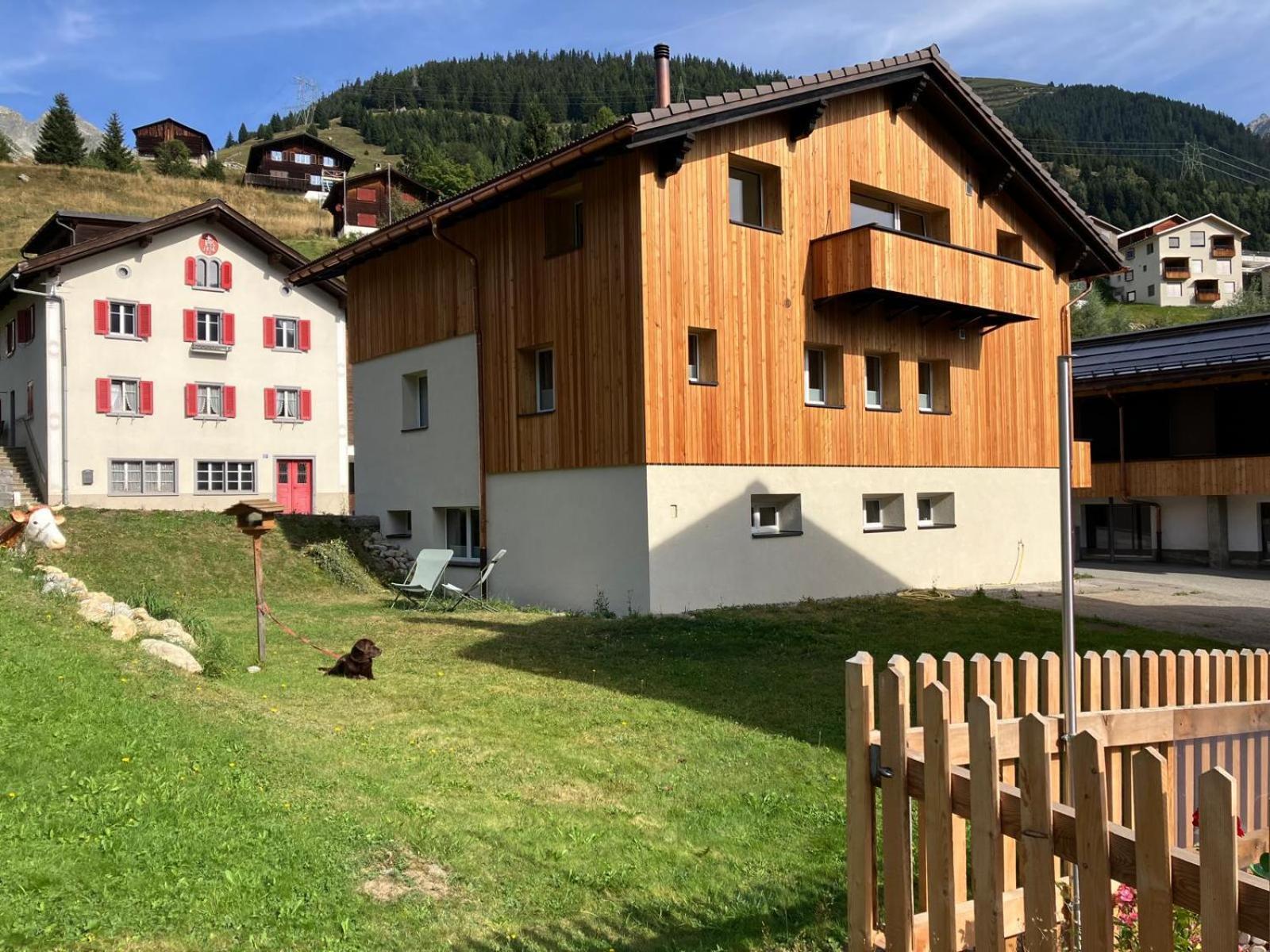 Yeti Lodge Sedrun Eksteriør billede