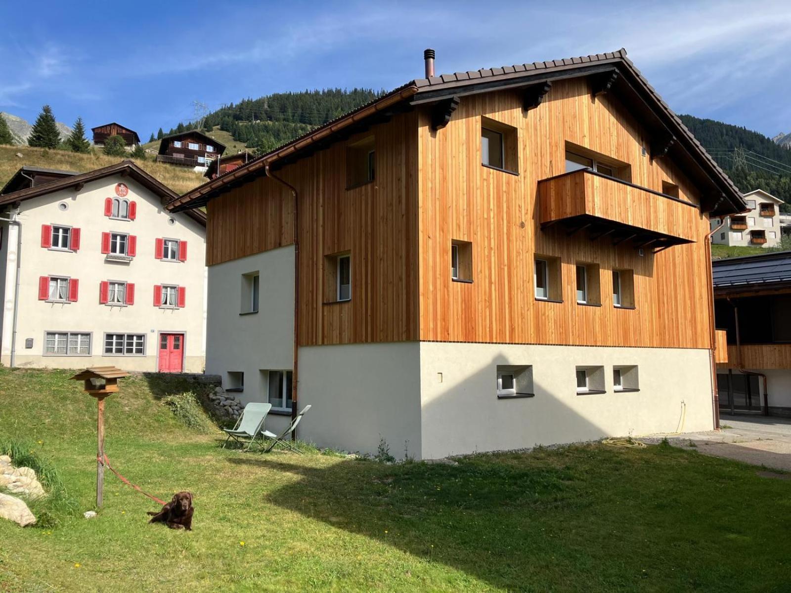 Yeti Lodge Sedrun Eksteriør billede