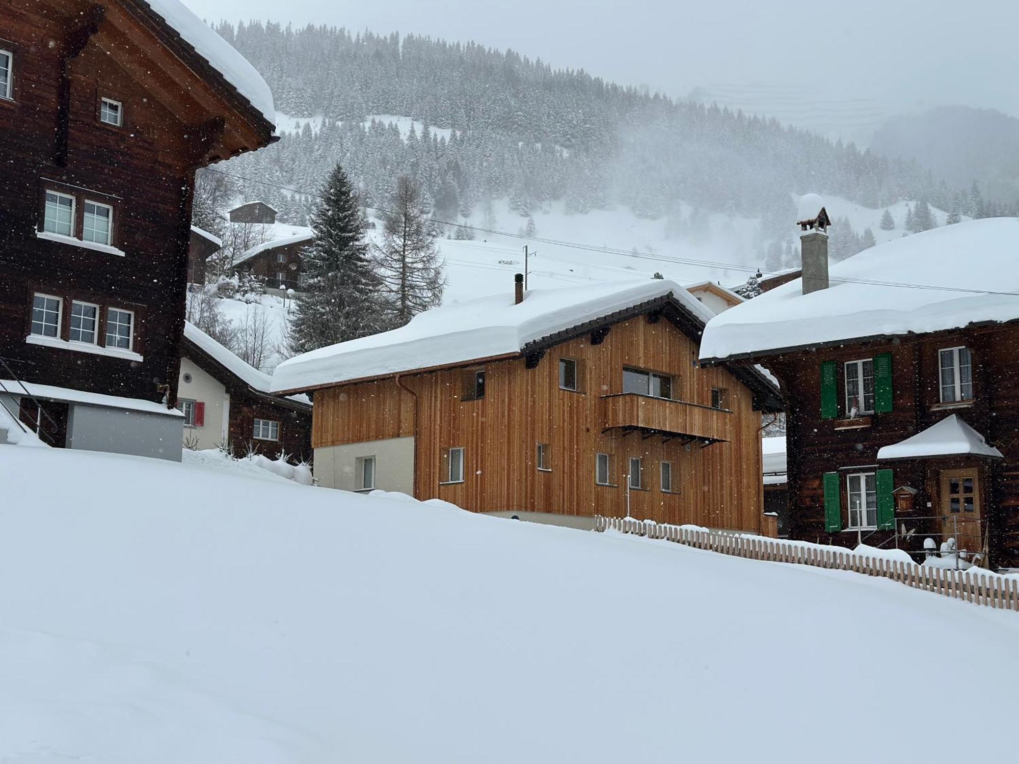 Yeti Lodge Sedrun Eksteriør billede